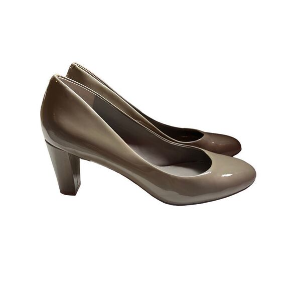 Lauren Ralph Lauren Hala sage green heels. Size 8‎ - Picture 2 of 10